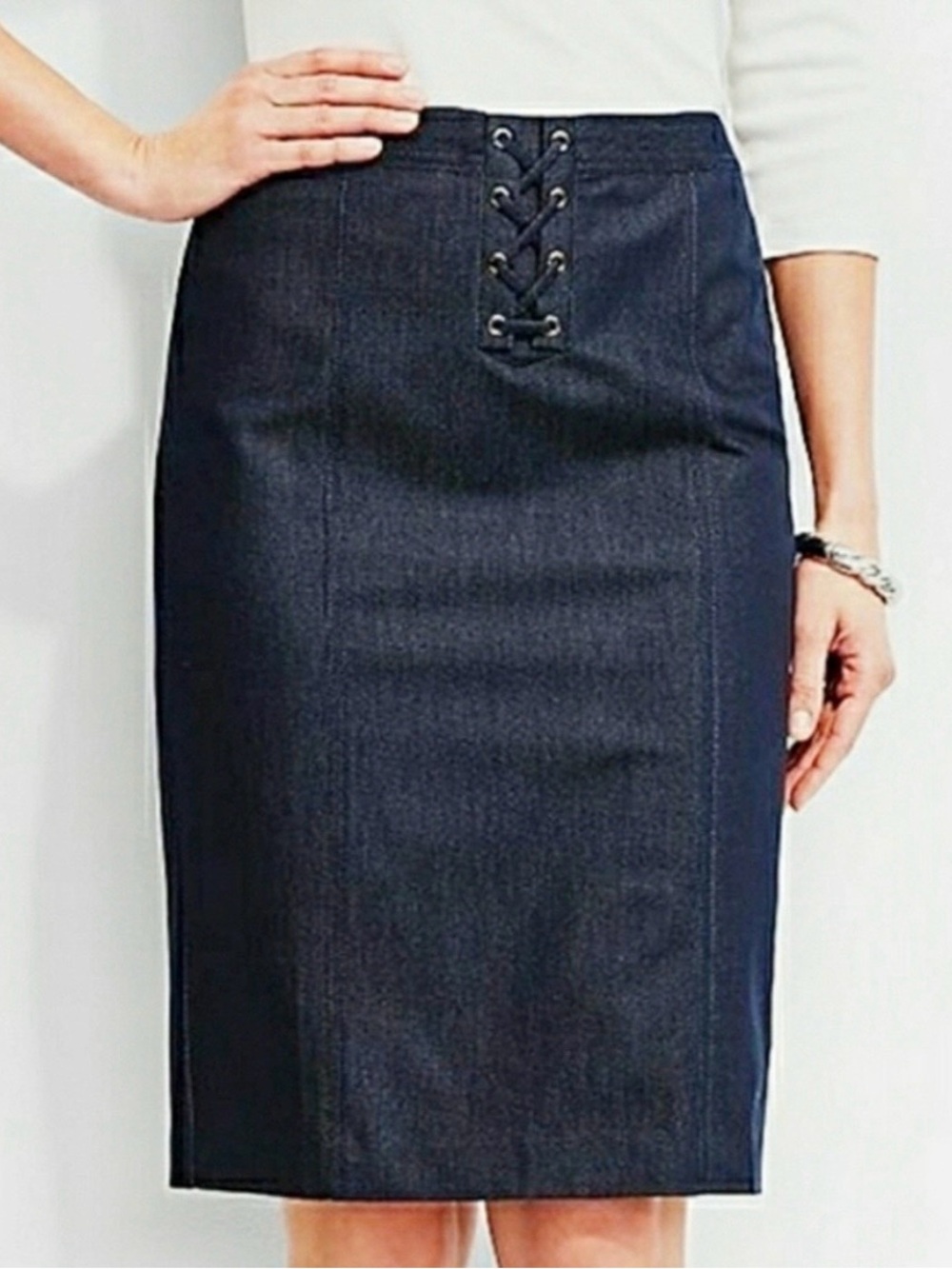 Talbots women’s size 6 Dark Blue Lace Up knee length Pencil Skirt for office